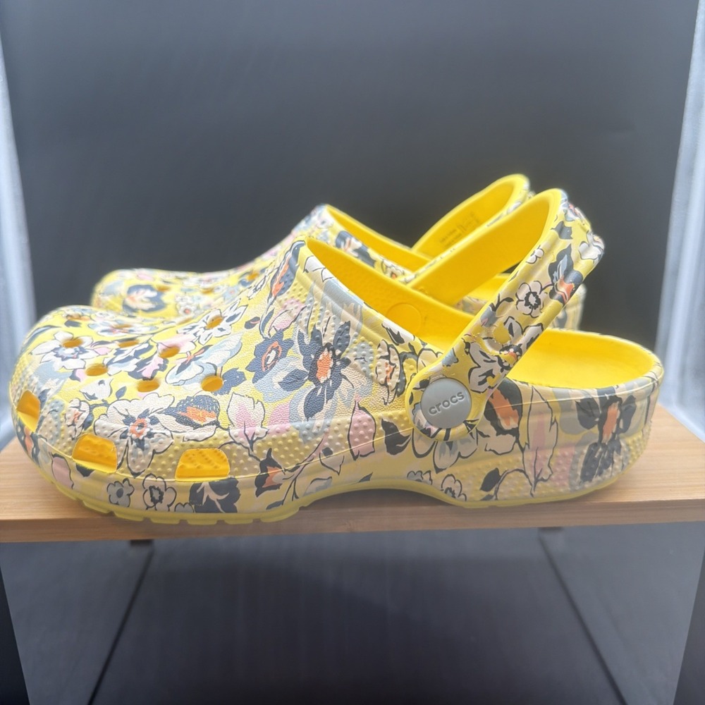 Crocs x Vera Bradley Floral Clogs In A Yellow Colorway. Size M5 W7